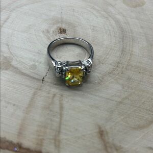 Stunning Silver Ring with Yellow Gemstone